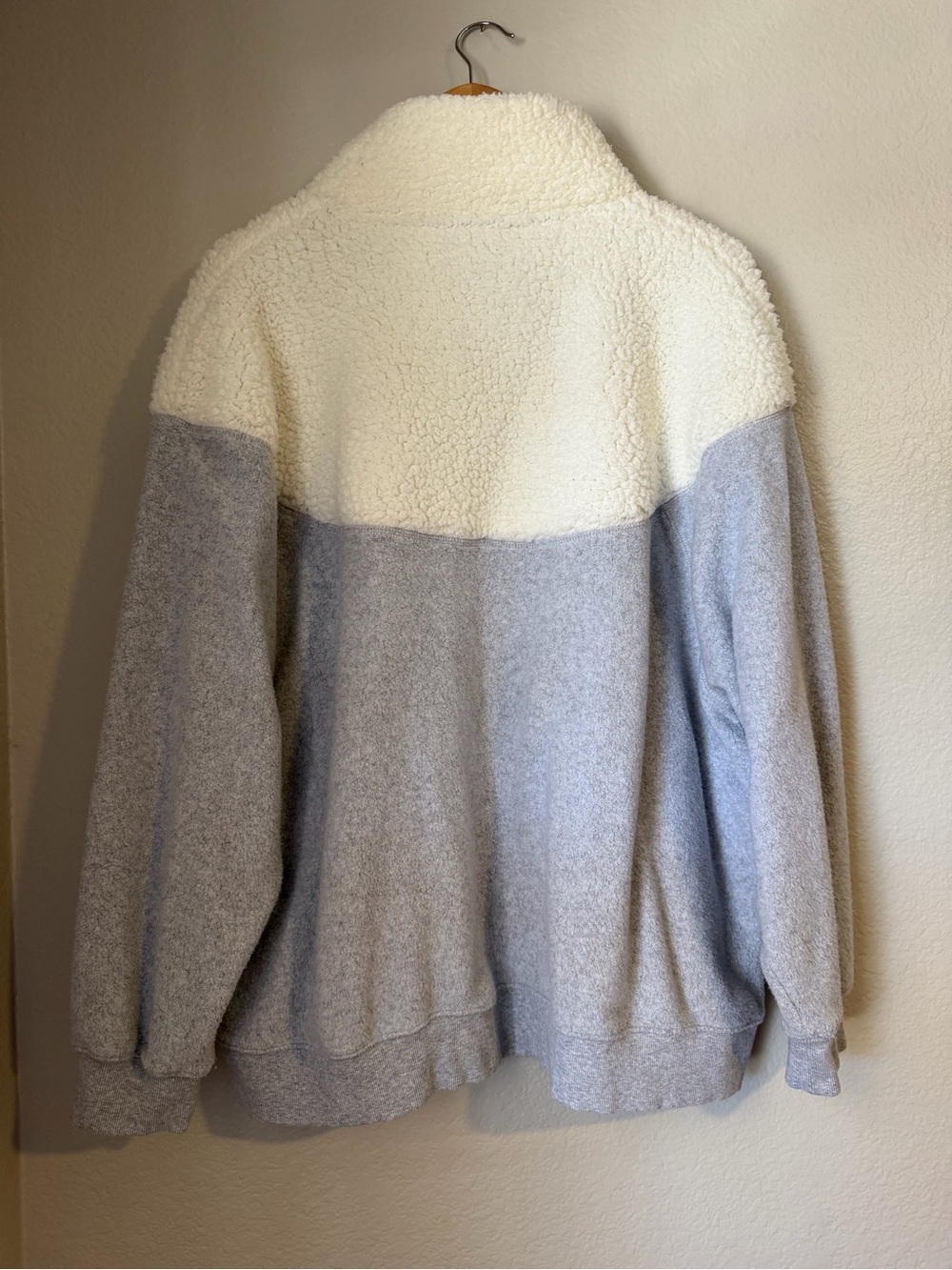 Aerie Hometown Holiday Quarter Zip Sherpa Fleece Sweatshirt Gray White Large - Picture 8 of 9